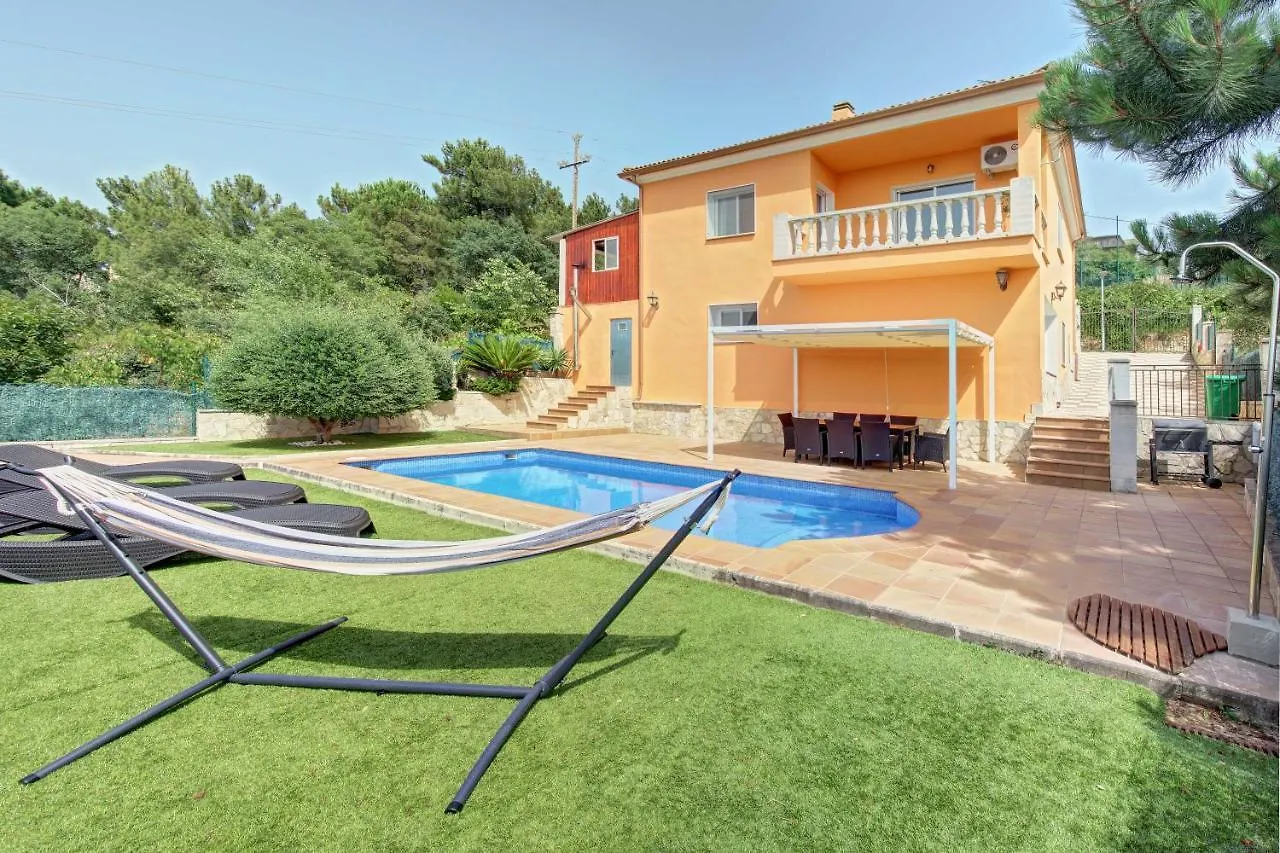 Villa Roses With Swimming Pool & Mountain View location