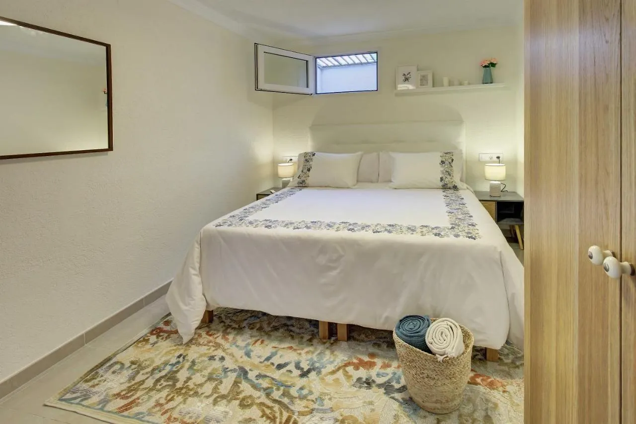 Villa Roses With Swimming Pool & Mountain View Lloret de Mar